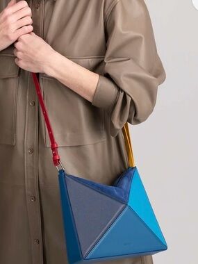 Mlouye Flex Bag - Multicolor / Blue

FULL SIZE